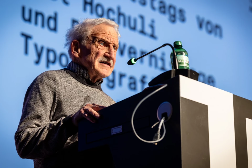 Jost Kirchgraber bei der Feier des 90. Geburtstags von Jost Hochuli auf der Typo St. Gallen, November 2023