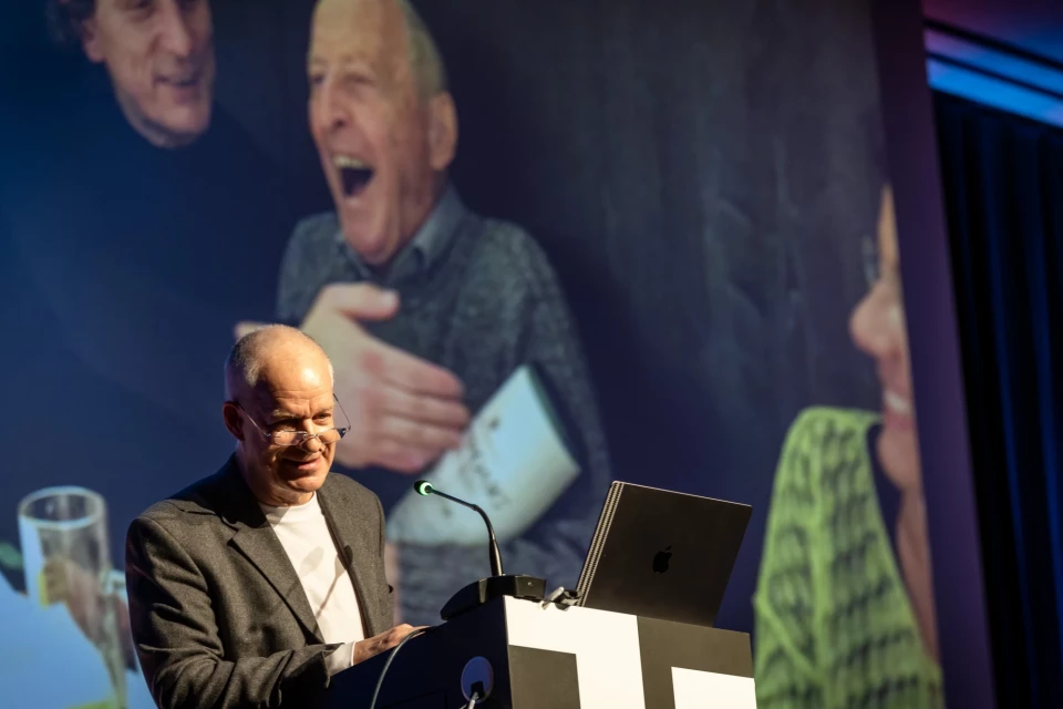 Martin Tiefenthaler bei der Feier des 90. Geburtstags von Jost Hochuli auf der Typo St. Gallen, November 2023